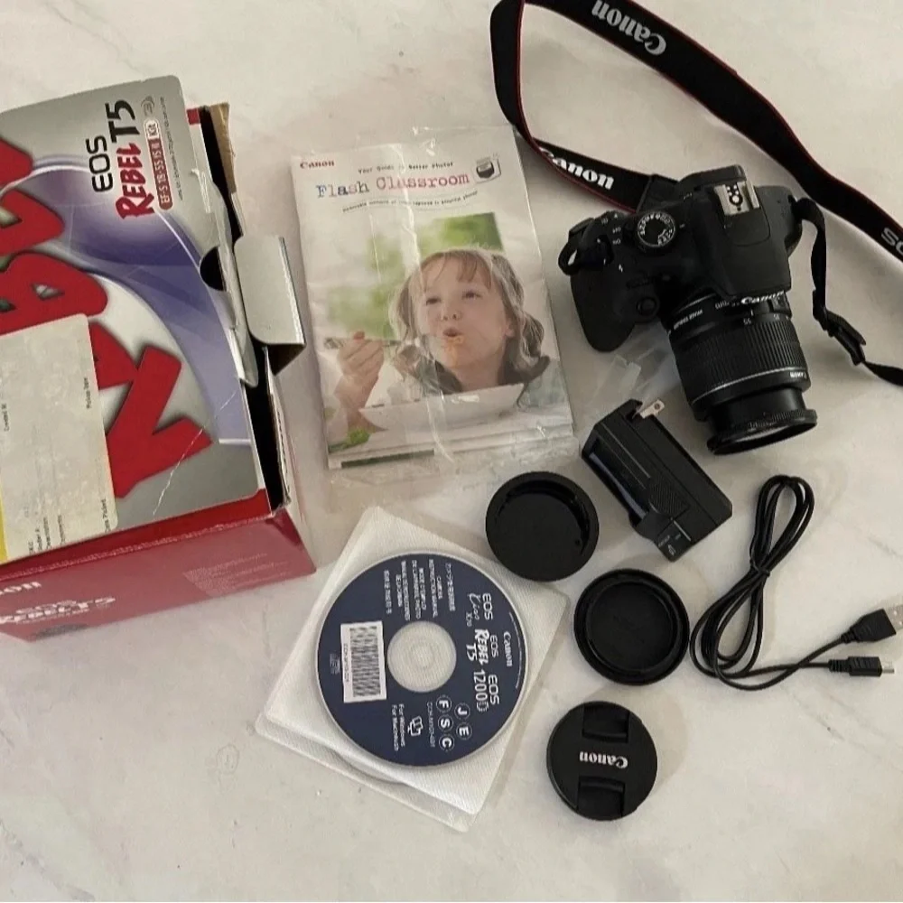 Canon EOS Rebel T5 Black Camera Set